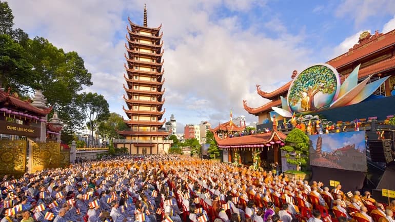 Tháng tư về đánh thức các con tim hiếu đạo